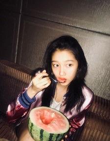 娱乐吃瓜酱照片,揭秘明星幕后生活，照片曝光惊人幕后真相